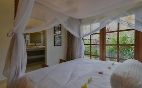Beachfront Private Villa & Pool